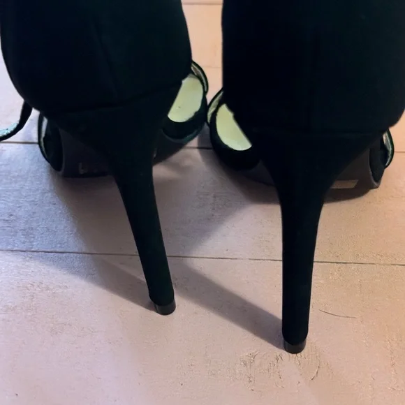 Fashion Nova Black and Cream Women's Heels - Picture 2 of 3